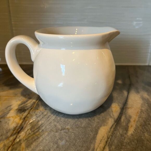 Rae Dunn creamer, coffee cream container pourer - Picture 2 of 4